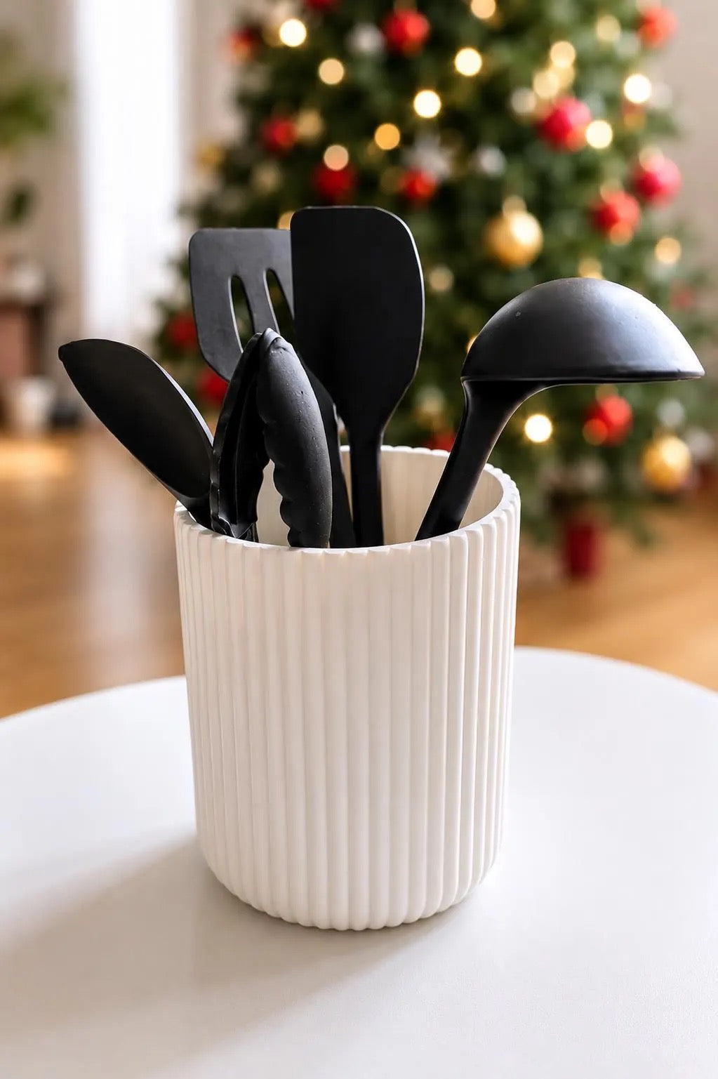 Modern 3D-printed utensil holder, ribbed design, kitchen storage, minimalist, Scandinavian, handmade, high-quality PLA